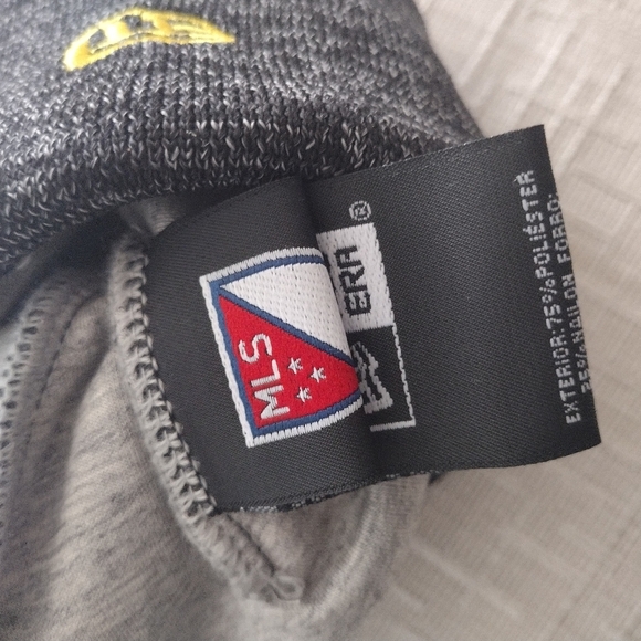 New Era Cap Men's MLS Columbus Crew Football Club Winter Knit Bobble Beanie Hat - Picture 5 of 6